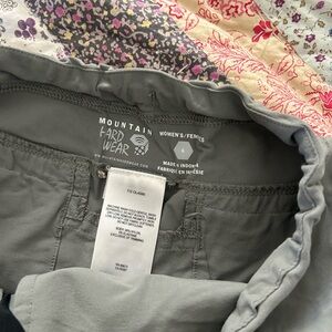 Mountain Hardwear Gray Women's Shorts